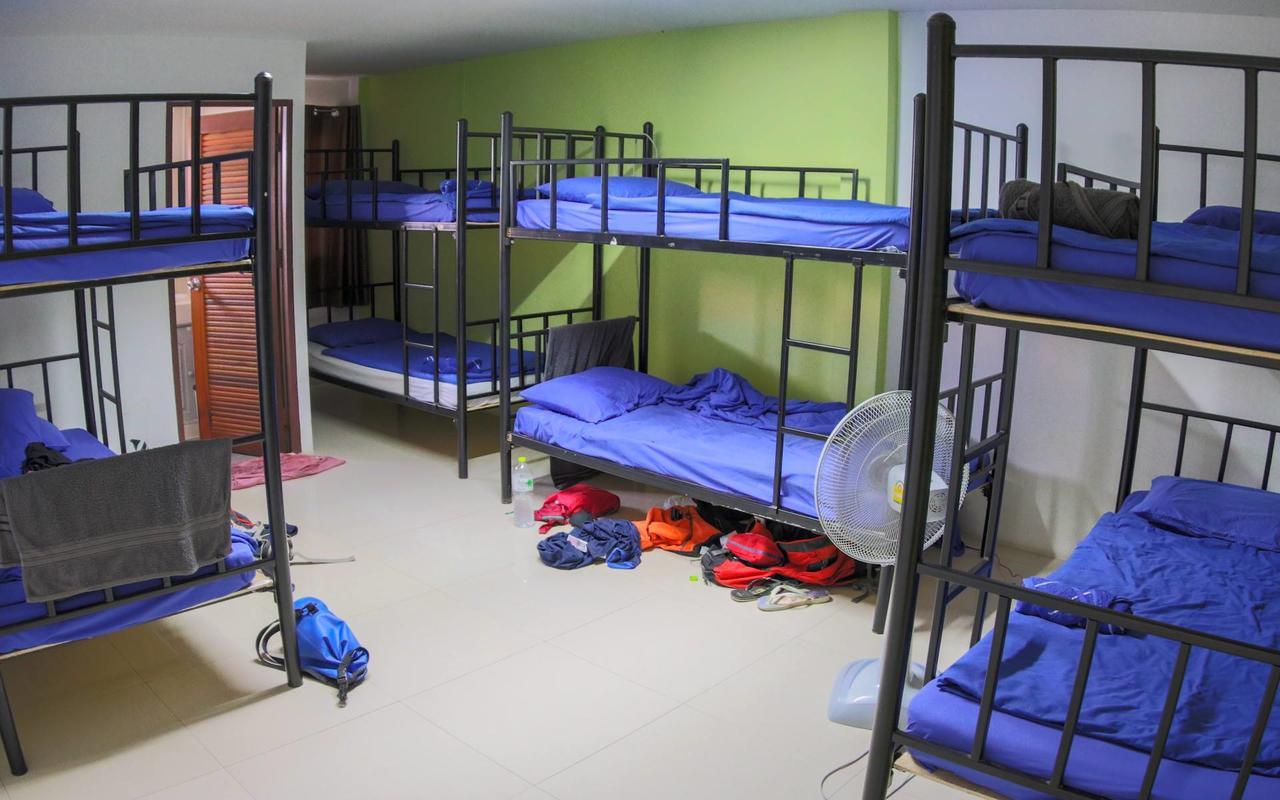 P & T Hostel Bangrak Plajı Dış mekan fotoğraf